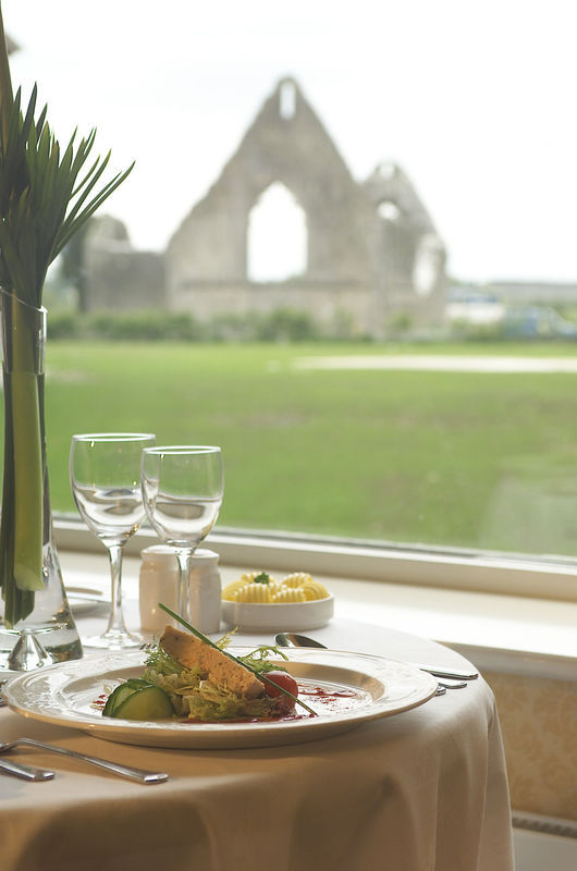 Abbey Hotel 4*